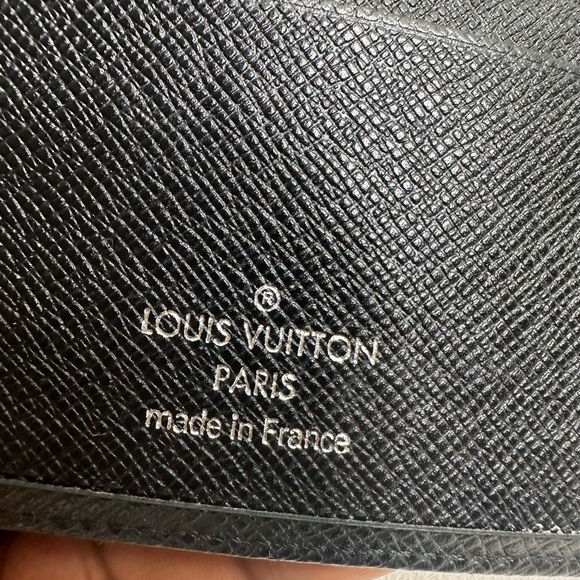 Louis Vuitton Wallet - Picture 11 of 11